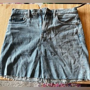 Everlane. Mini jean skirt. Size 29.